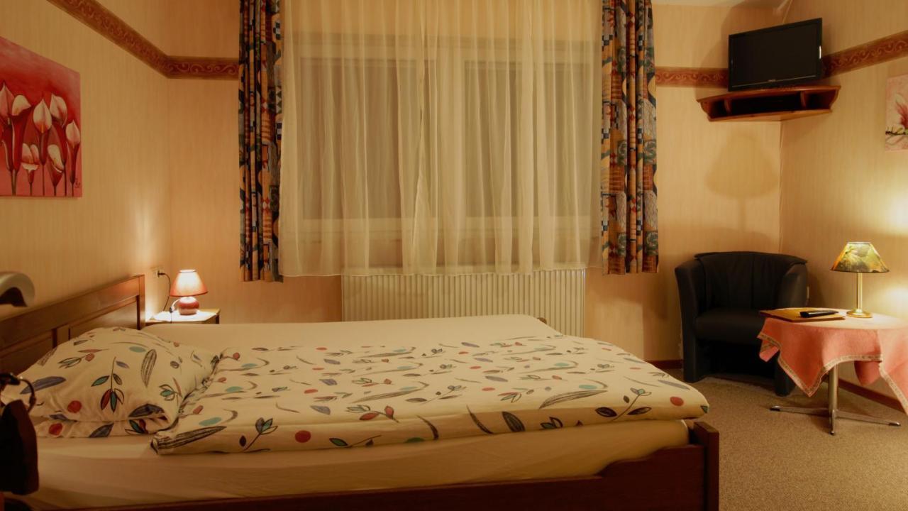 ホテルLandhaus Zum Sorpetal シュマレンベルク エクステリア 写真